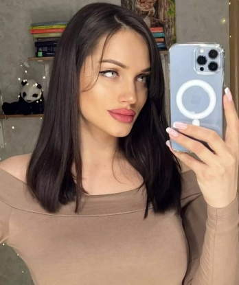 💋 Я креативная и открытая к новым приключениям. Имею множество возможностей и умений, которые сделают наше время вместе незабываемым. 💫 Я живу в Москве и готова встретиться с тобой в любом удобном для нас месте. ✨ У меня множество положительных отзывов, которые говорят о моих навыках и качестве предоставляемых услуг. 💕 С удовольствием покажу тебе свои фото, чтобы ты мог увидеть, насколько я привлекательная и соблазнительная. 💃 Не упускай возможность провести время с настоящей профессионалкой, которая доставит тебе незабываемое удовольствие. 💥 Жду с нетерпением нашей встречи! 💫 Римма