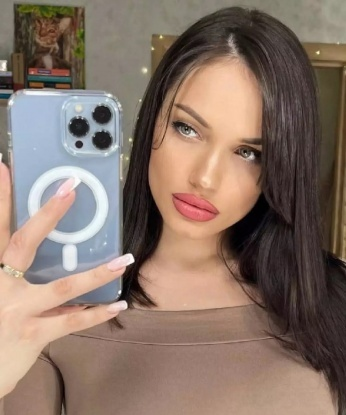 💋 Я креативная и открытая к новым приключениям. Имею множество возможностей и умений, которые сделают наше время вместе незабываемым. 💫 Я живу в Москве и готова встретиться с тобой в любом удобном для нас месте. ✨ У меня множество положительных отзывов, которые говорят о моих навыках и качестве предоставляемых услуг. 💕 С удовольствием покажу тебе свои фото, чтобы ты мог увидеть, насколько я привлекательная и соблазнительная. 💃 Не упускай возможность провести время с настоящей профессионалкой, которая доставит тебе незабываемое удовольствие. 💥 Жду с нетерпением нашей встречи! 💫 Римма