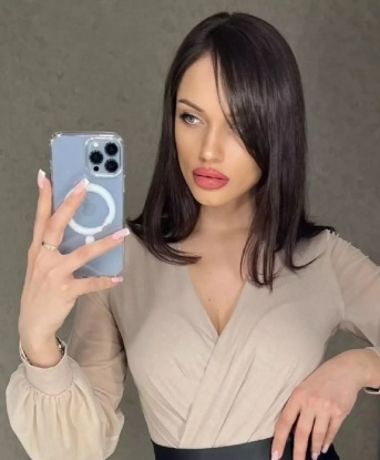💋 Я креативная и открытая к новым приключениям. Имею множество возможностей и умений, которые сделают наше время вместе незабываемым. 💫 Я живу в Москве и готова встретиться с тобой в любом удобном для нас месте. ✨ У меня множество положительных отзывов, которые говорят о моих навыках и качестве предоставляемых услуг. 💕 С удовольствием покажу тебе свои фото, чтобы ты мог увидеть, насколько я привлекательная и соблазнительная. 💃 Не упускай возможность провести время с настоящей профессионалкой, которая доставит тебе незабываемое удовольствие. 💥 Жду с нетерпением нашей встречи! 💫 Римма